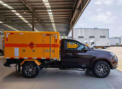 灵武爆破器材运输车